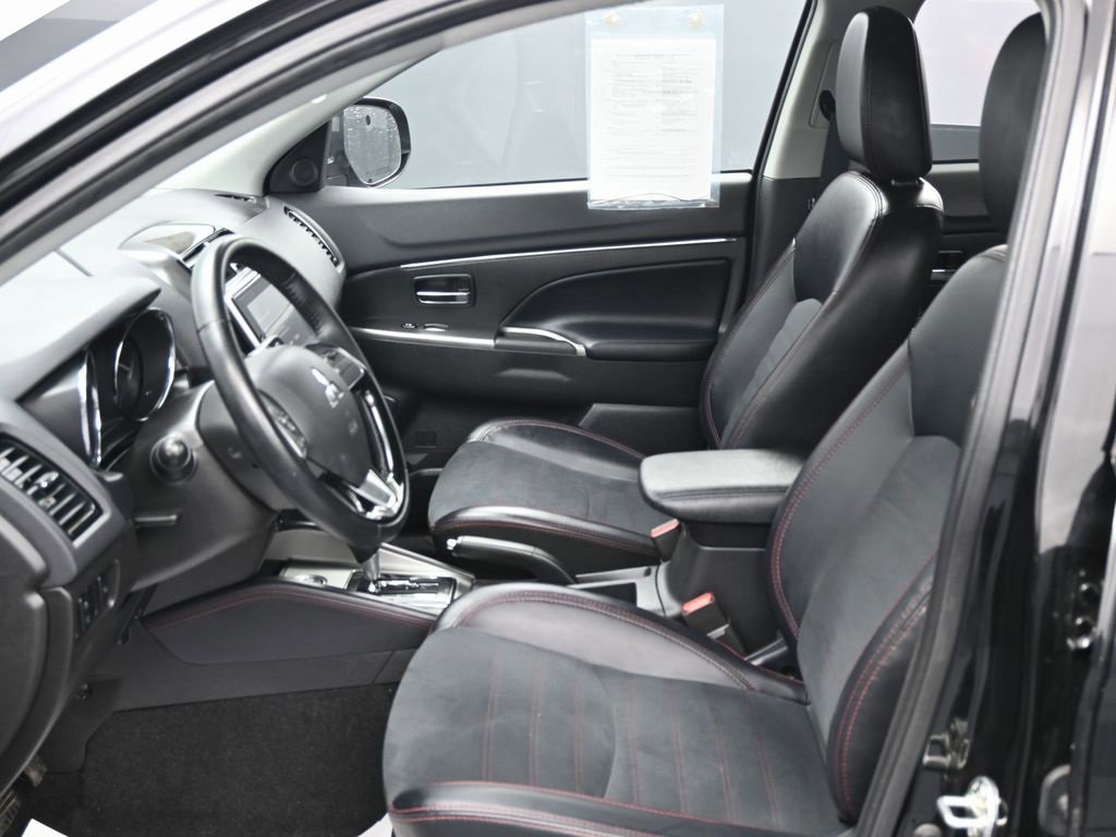 Used 2024 Mitsubishi Outlander Sport SE image 16