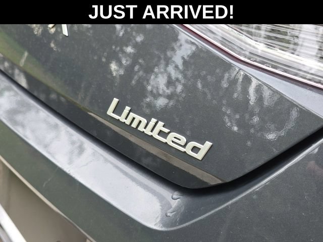 Certified 2024 Hyundai Elantra Limited FWD image 7