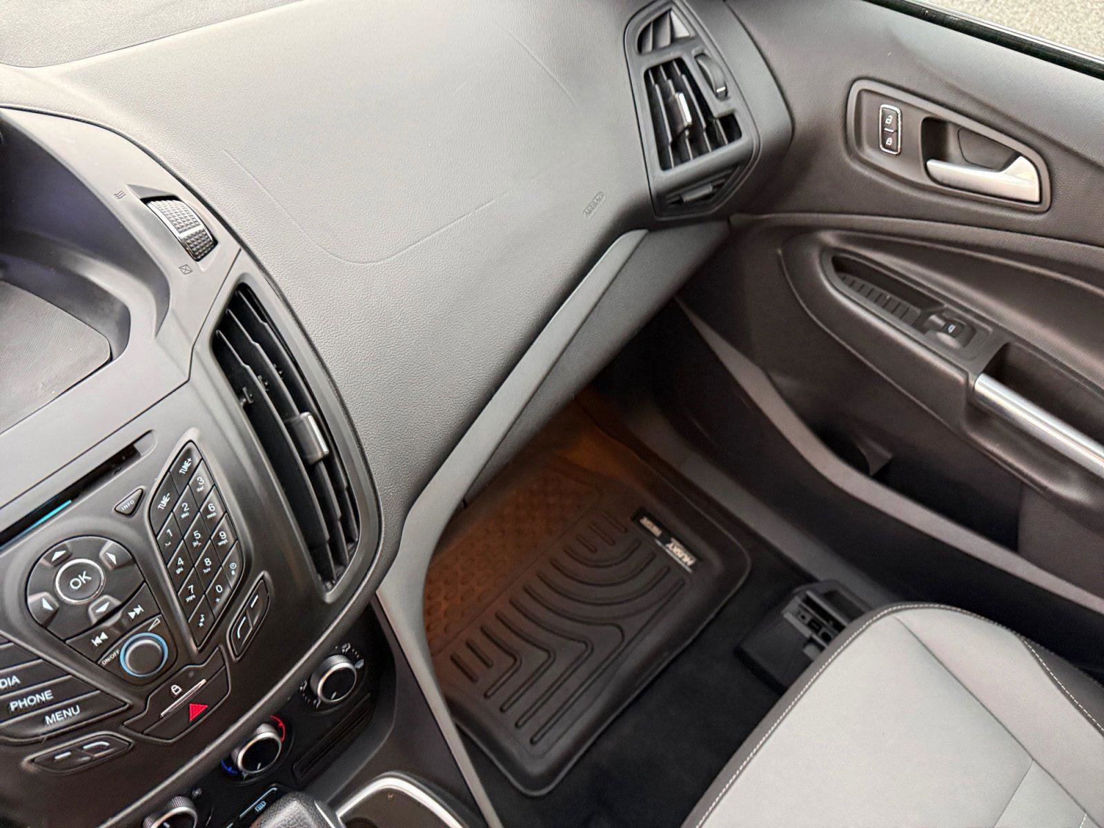 Used 2013 Ford Escape SE image 29