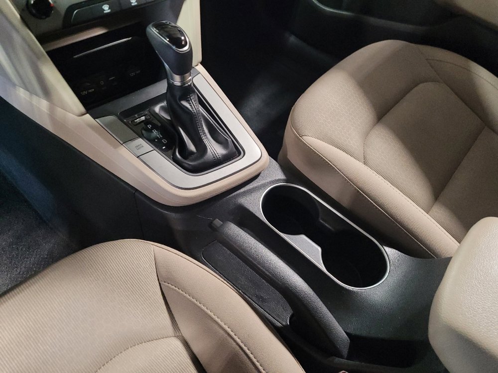 Used 2017 Hyundai Elantra SE image 26