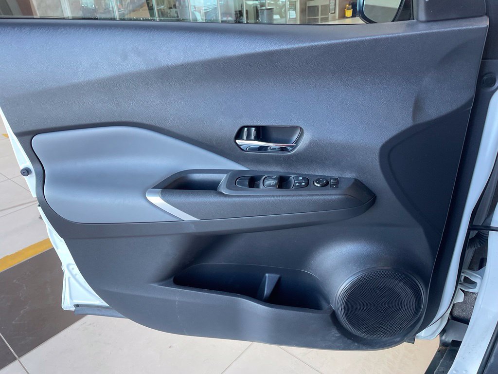 Certified 2021 Nissan Kicks SR w/ SR Premium Package FWD image 9