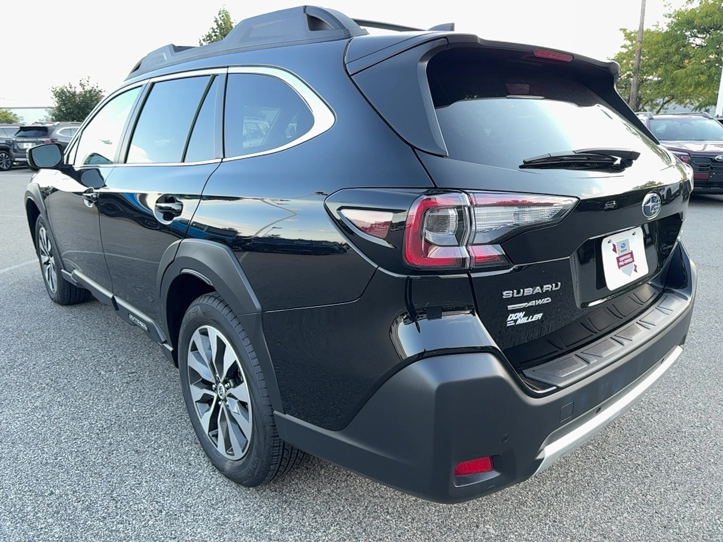Certified 2025 Subaru Outback Limited AWD/4WD image 5