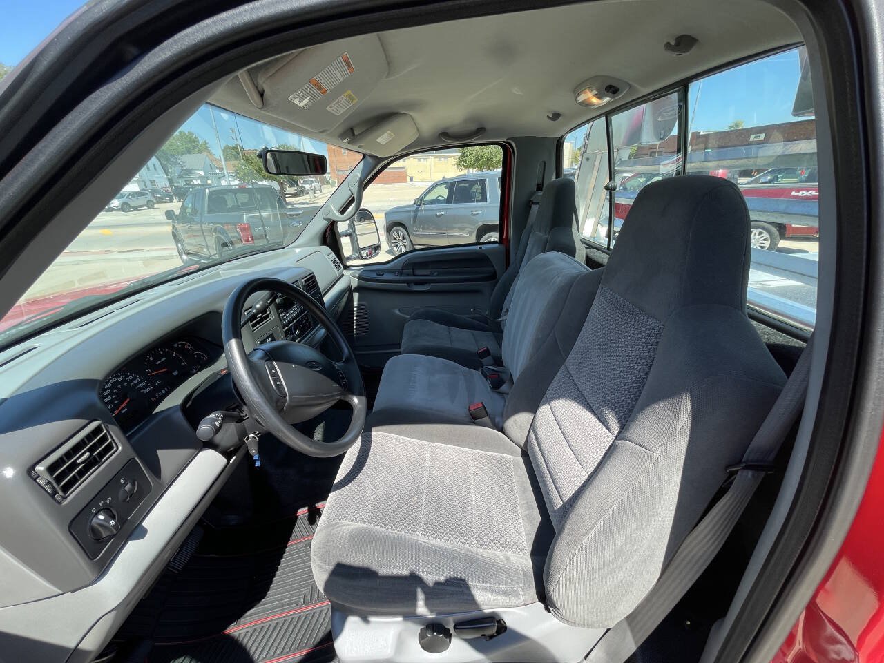 Used 2002 Ford F350 4x4 Regular Cab Super Duty image 9