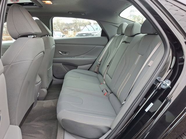 Used 2025 Hyundai Elantra SEL image 10