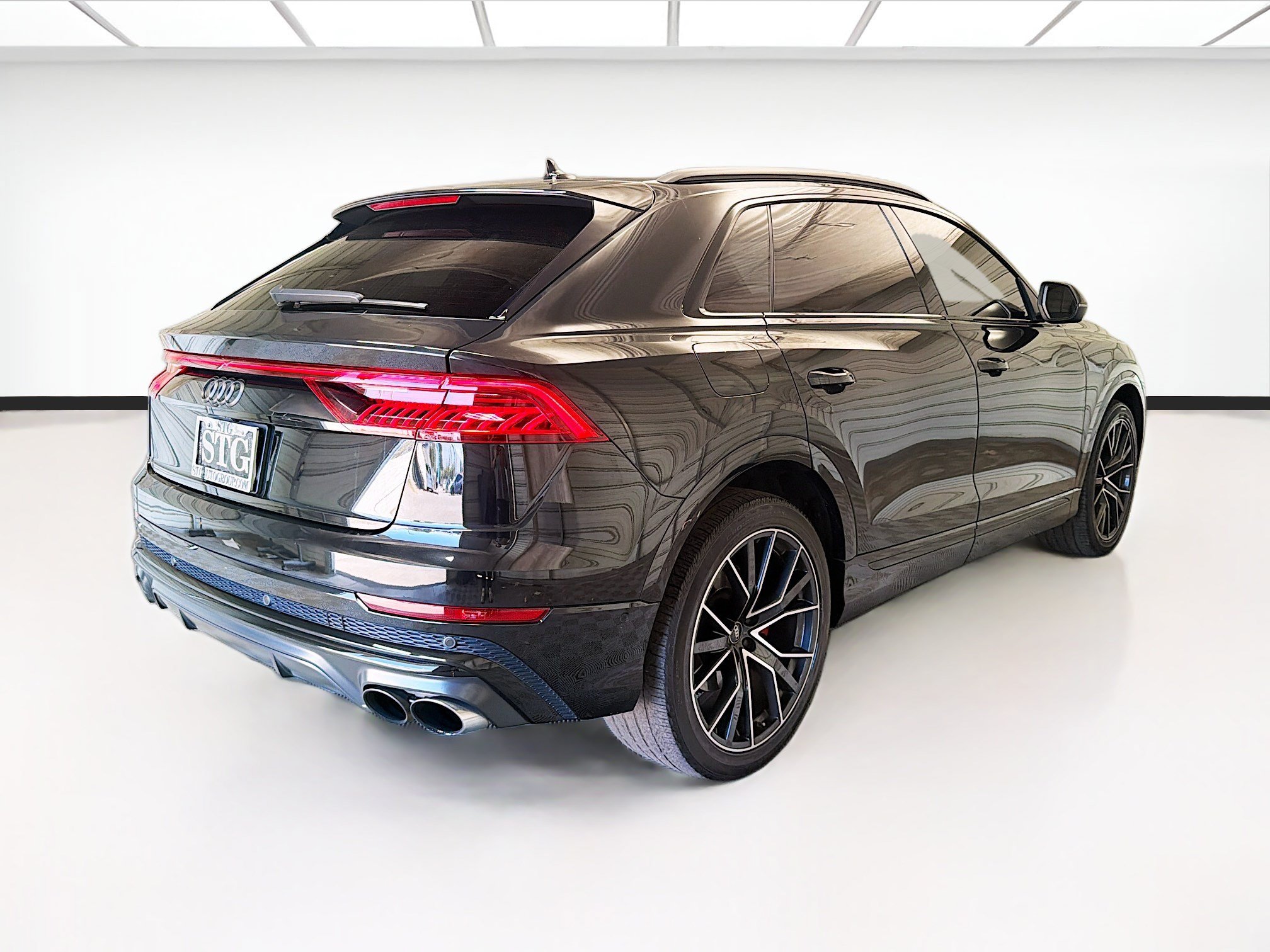 Used 2023 Audi SQ8 Prestige w/ Prestige Package AWD/4WD image 4