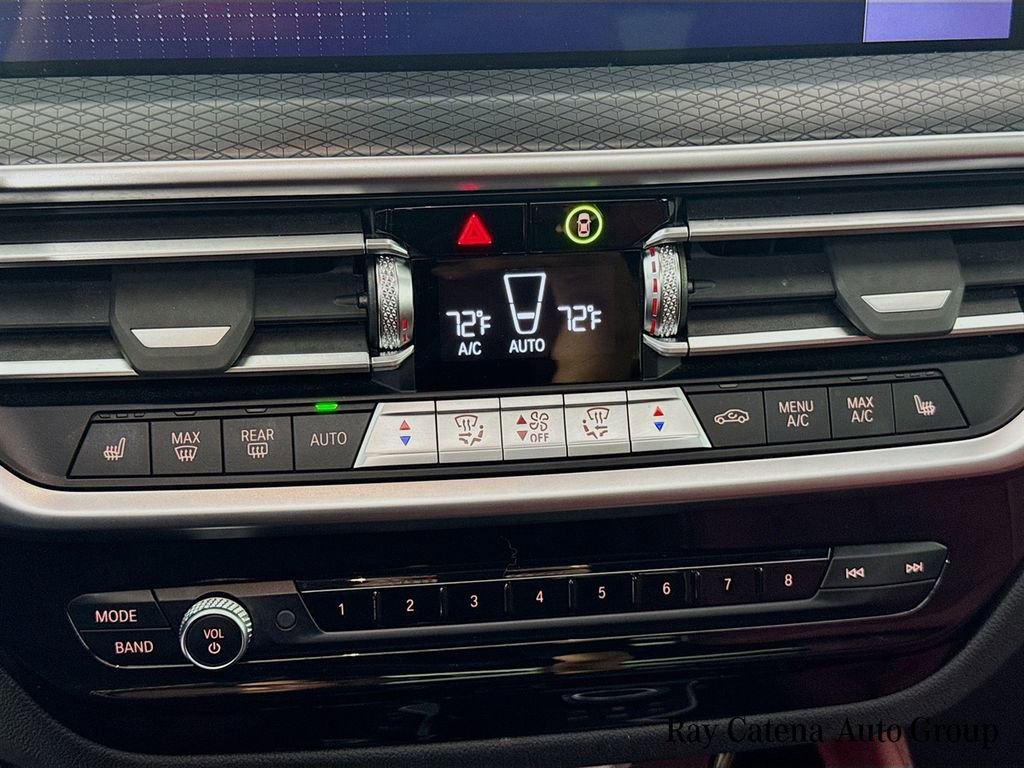 Certified 2023 BMW X4 xDrive30i w/ M Sport Package AWD/4WD image 16