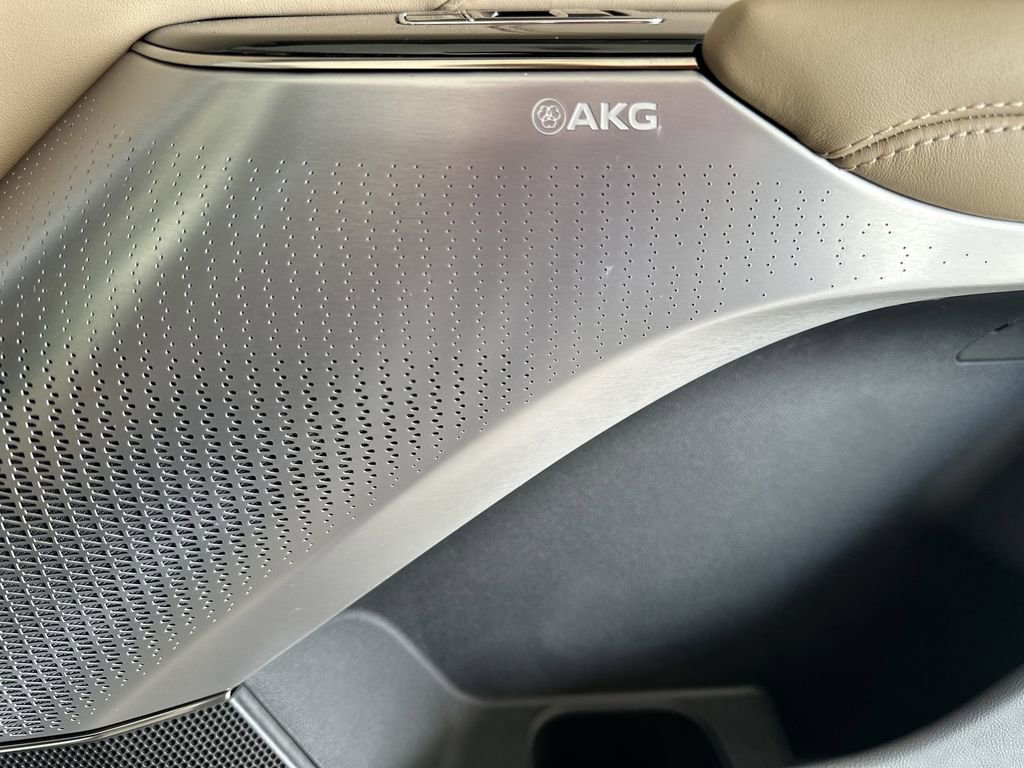 New 2026 Cadillac Lyriq Signature Sport w/ Nappa Leather Package image 33