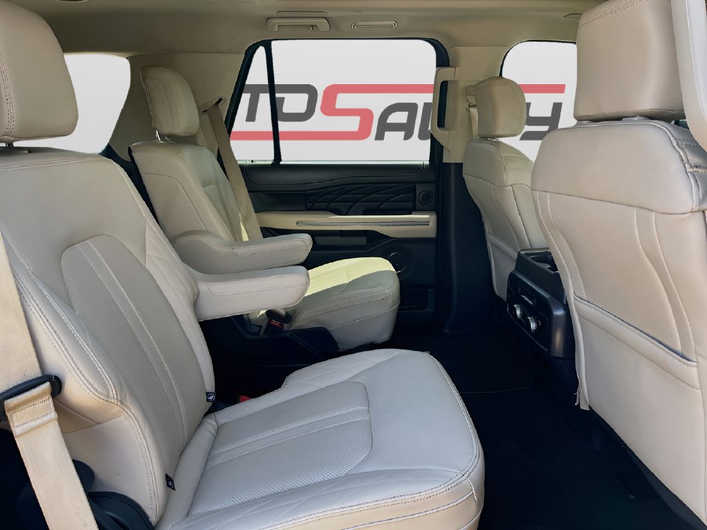 Used 2024 Ford Expedition Platinum RWD image 31
