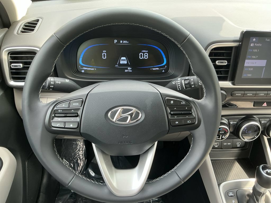 Used 2025 Hyundai Venue SEL FWD image 19