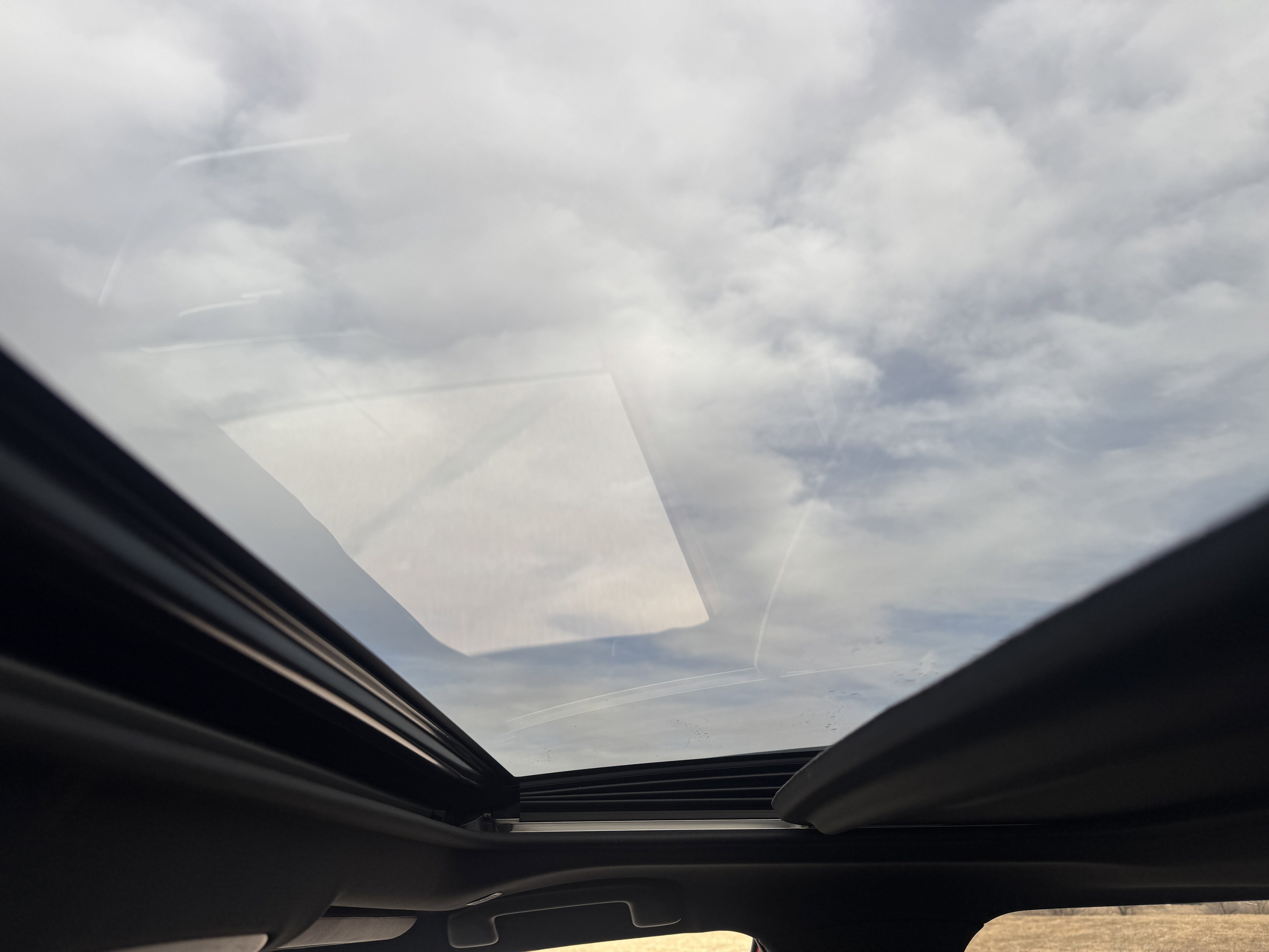 Used 2023 Toyota RAV4 SE w/ Weather & Moonroof Package image 31