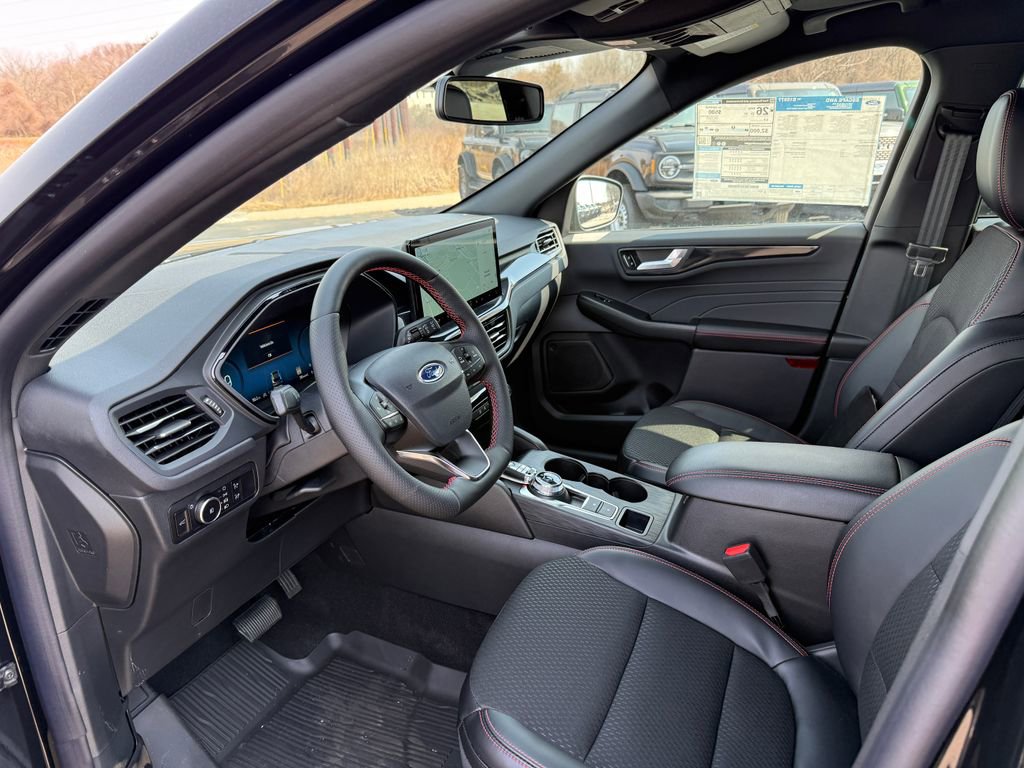 New 2025 Ford Escape ST-Line Elite w/ Class II Trailer Tow Package AWD/4WD image 3