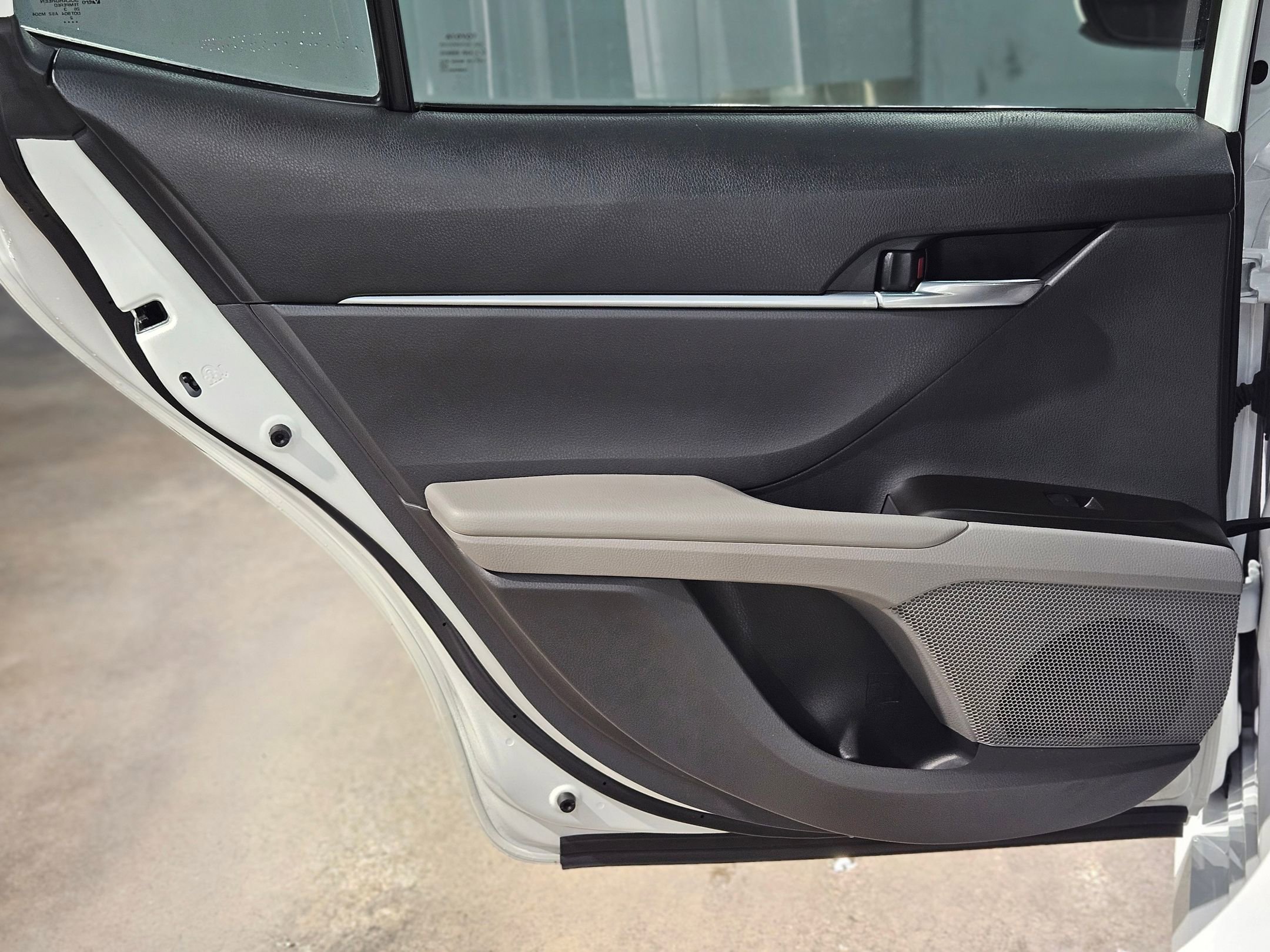 Used 2023 Toyota Camry LE image 32