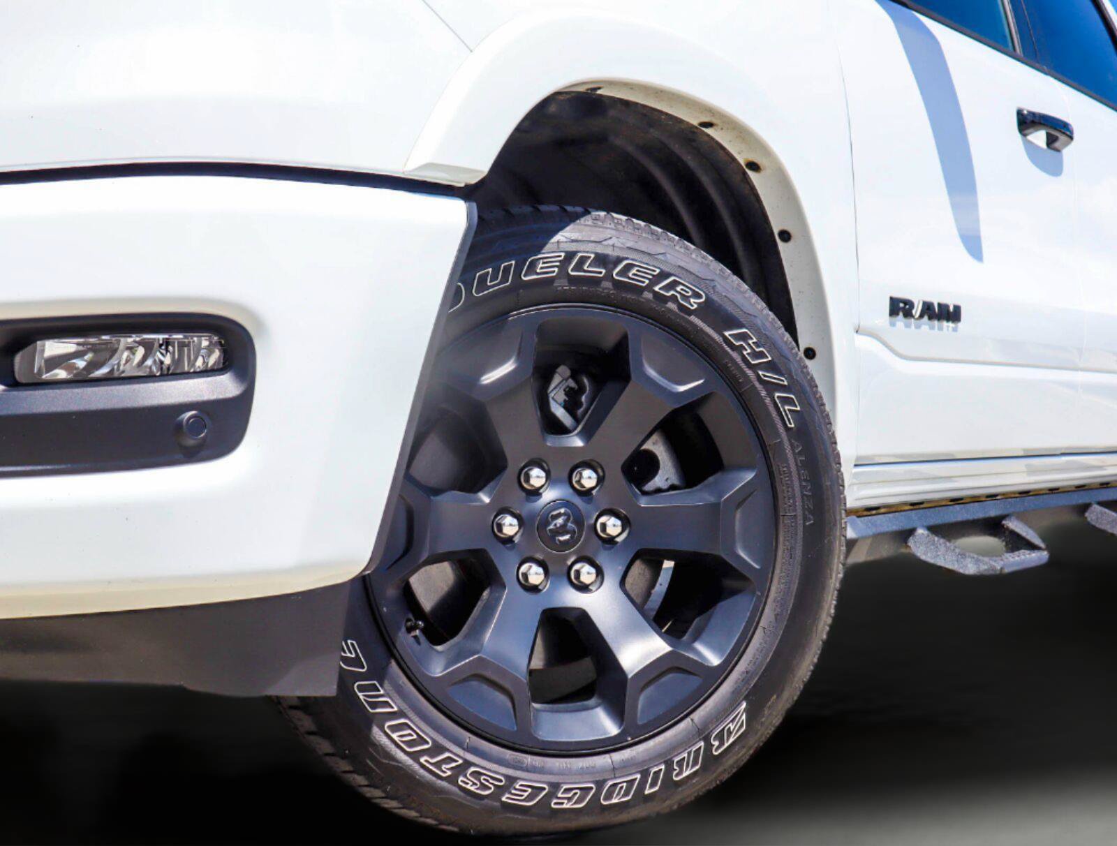 Used 2025 RAM 1500 Big Horn AWD/4WD image 2
