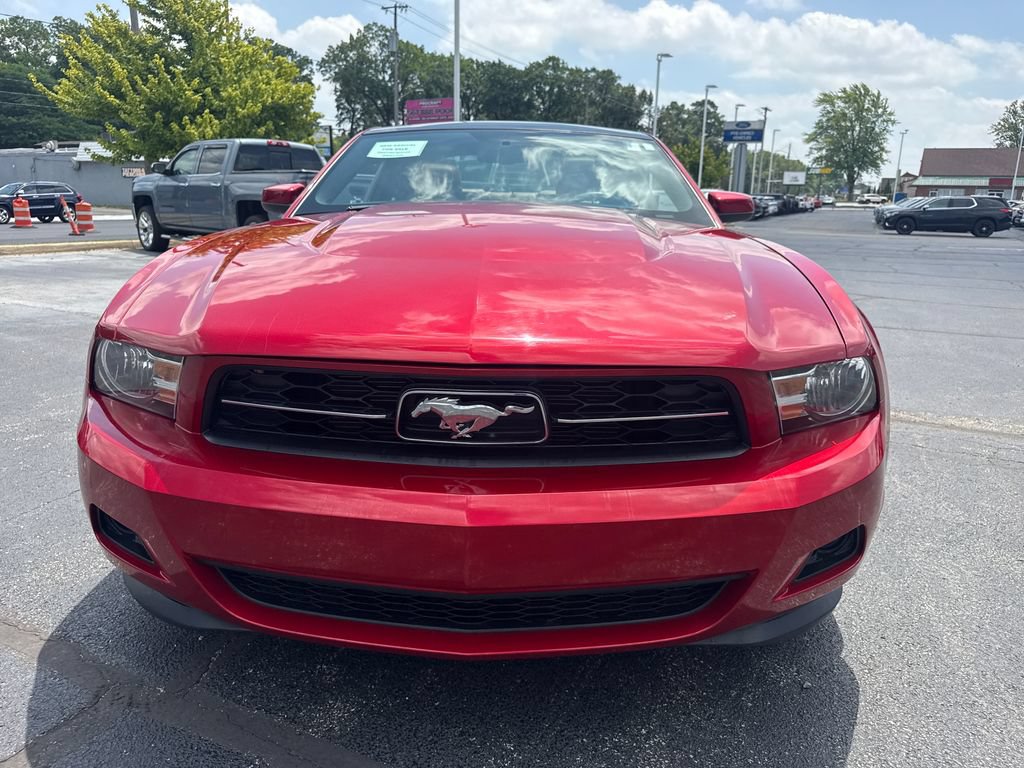 Used 2012 Ford Mustang Premium RWD video 3