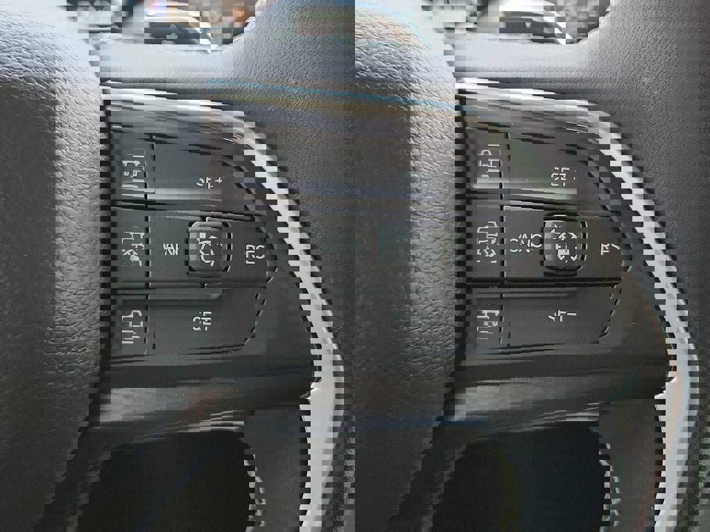 Used 2025 Jeep Grand Cherokee Altitude AWD/4WD image 24