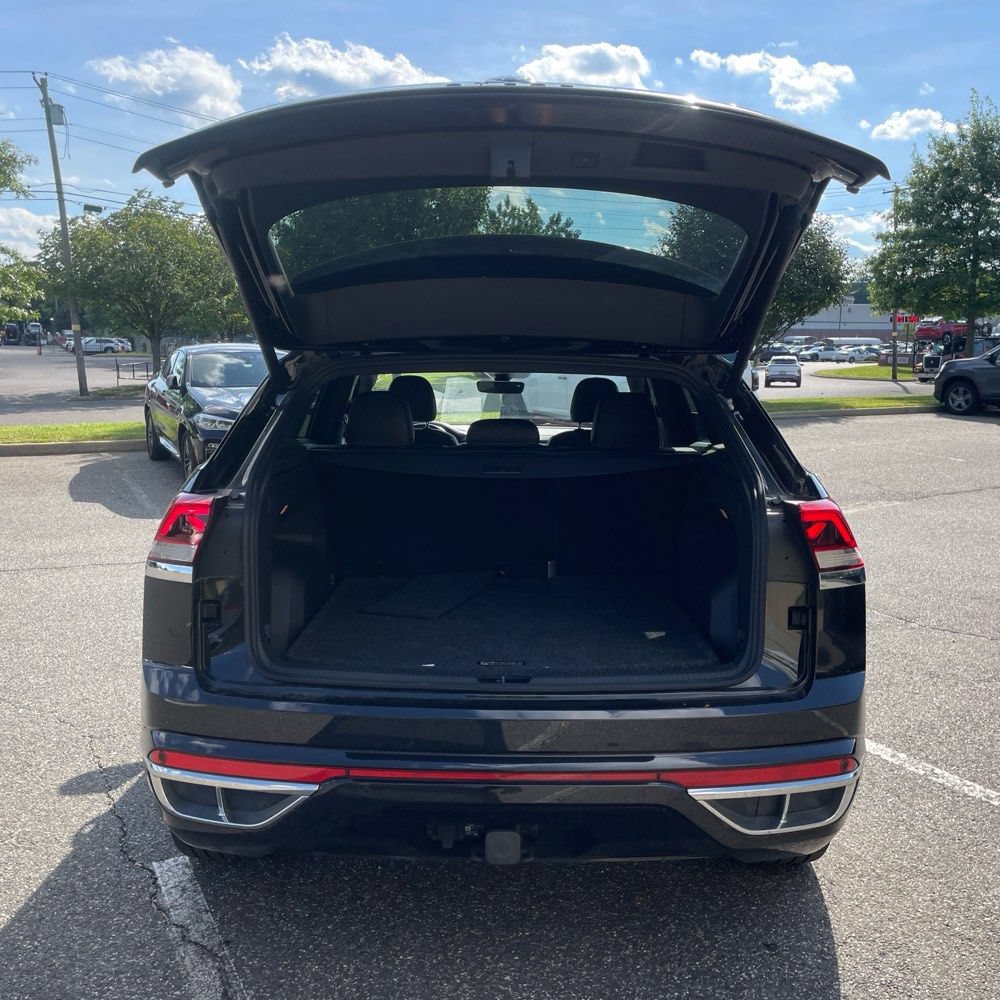 Used 2022 Volkswagen Atlas Cross Sport SEL R-Line AWD/4WD image 21