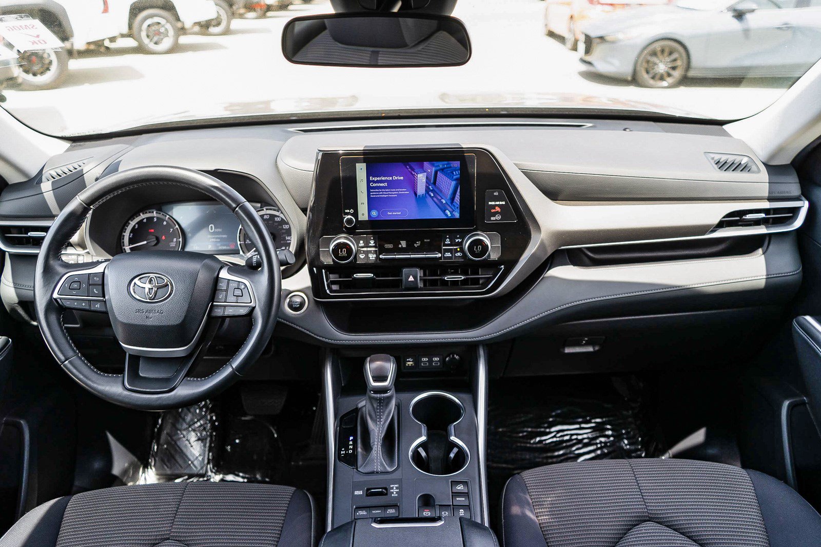 Certified 2025 Toyota Highlander LE AWD/4WD image 12