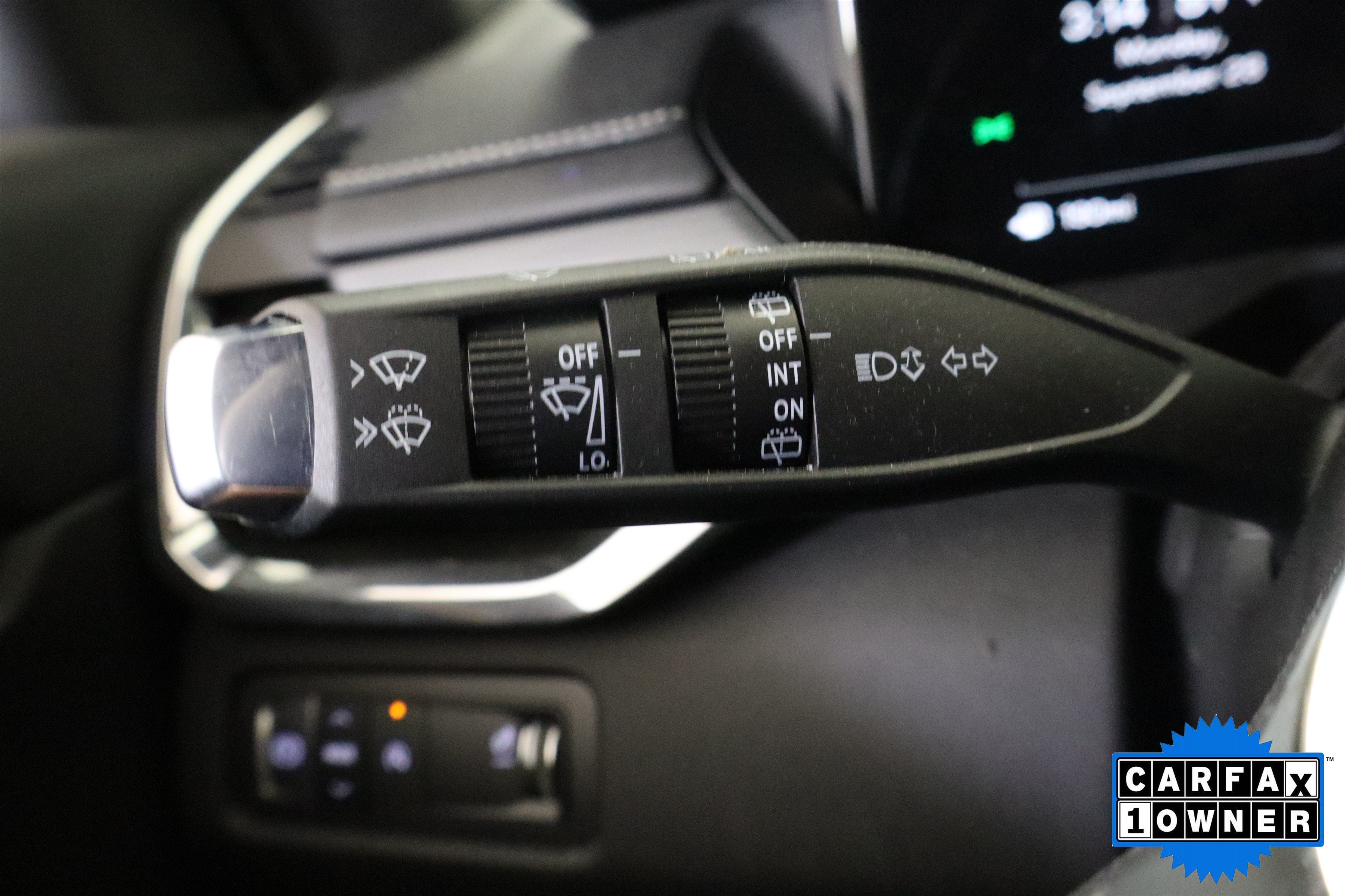 Used 2026 GMC Acadia Elevation w/ Elevation Premium Package FWD image 31