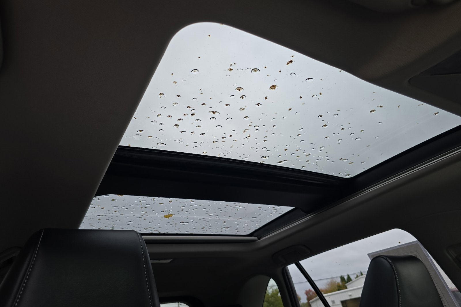 Used 2019 Toyota RAV4 Limited image 16