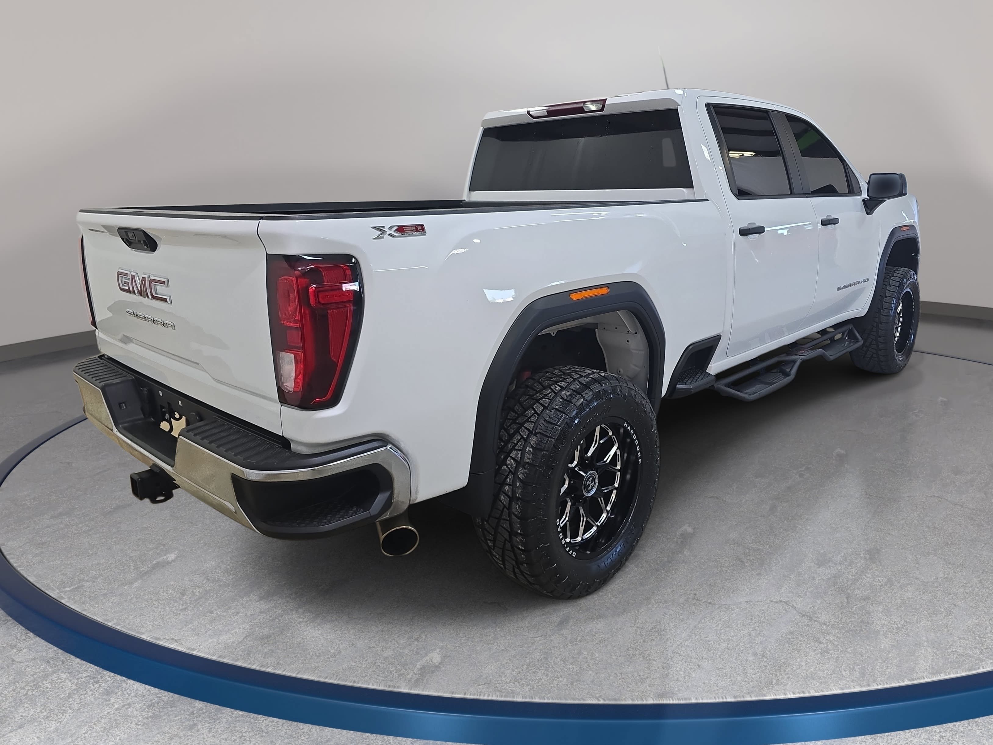 Used 2024 GMC Sierra 2500 Pro w/ Convenience Package AWD/4WD image 6