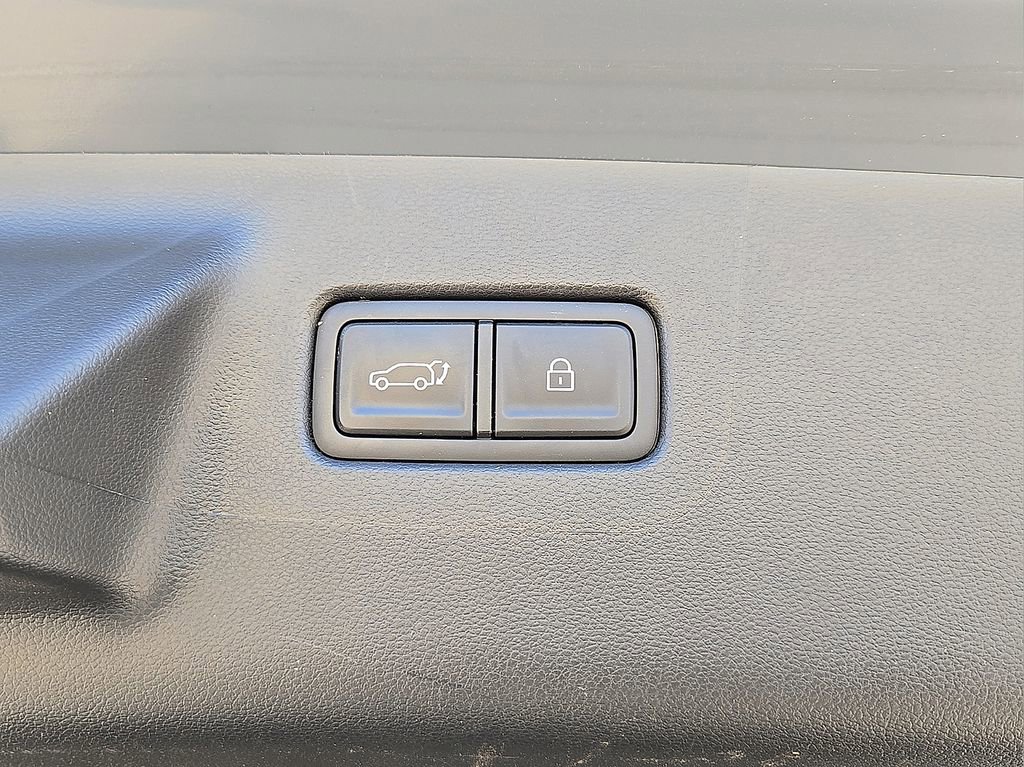 Used 2025 Hyundai Santa Fe XRT image 13