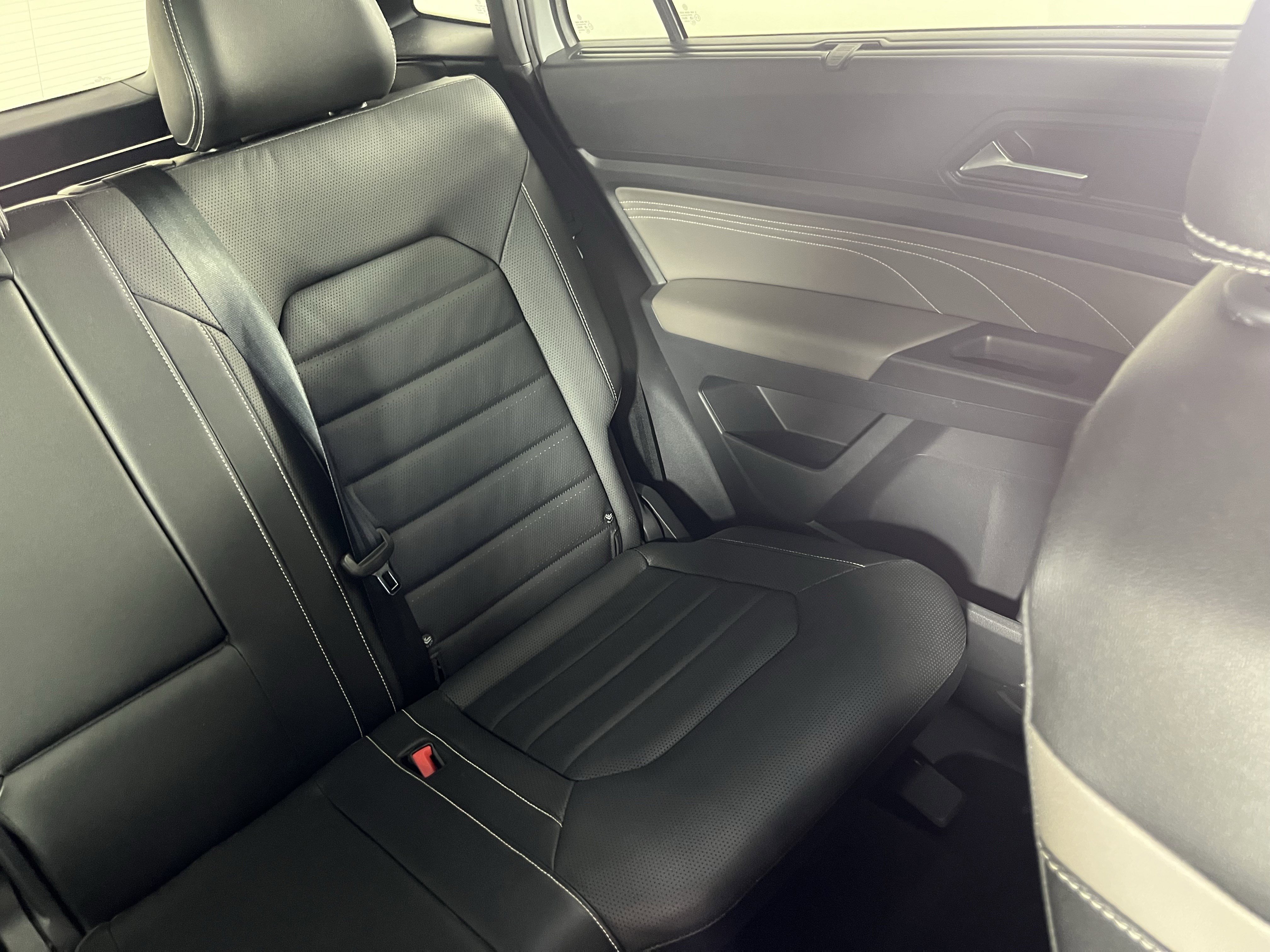 Used 2023 Volkswagen Atlas Cross Sport SEL Premium R-Line image 24