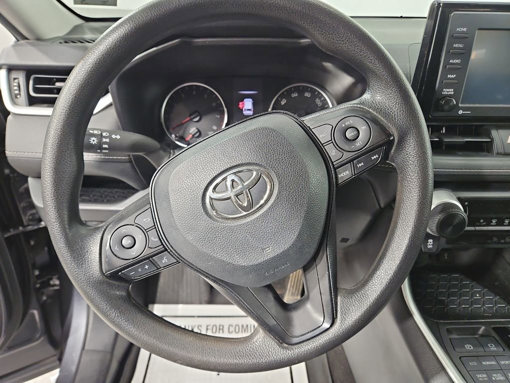 Used 2020 Toyota RAV4 LE image 14