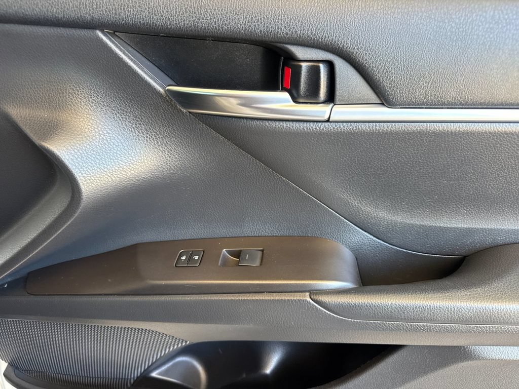 Used 2022 Toyota Camry SE w/ Carpet Mat Package (TMS) FWD image 20