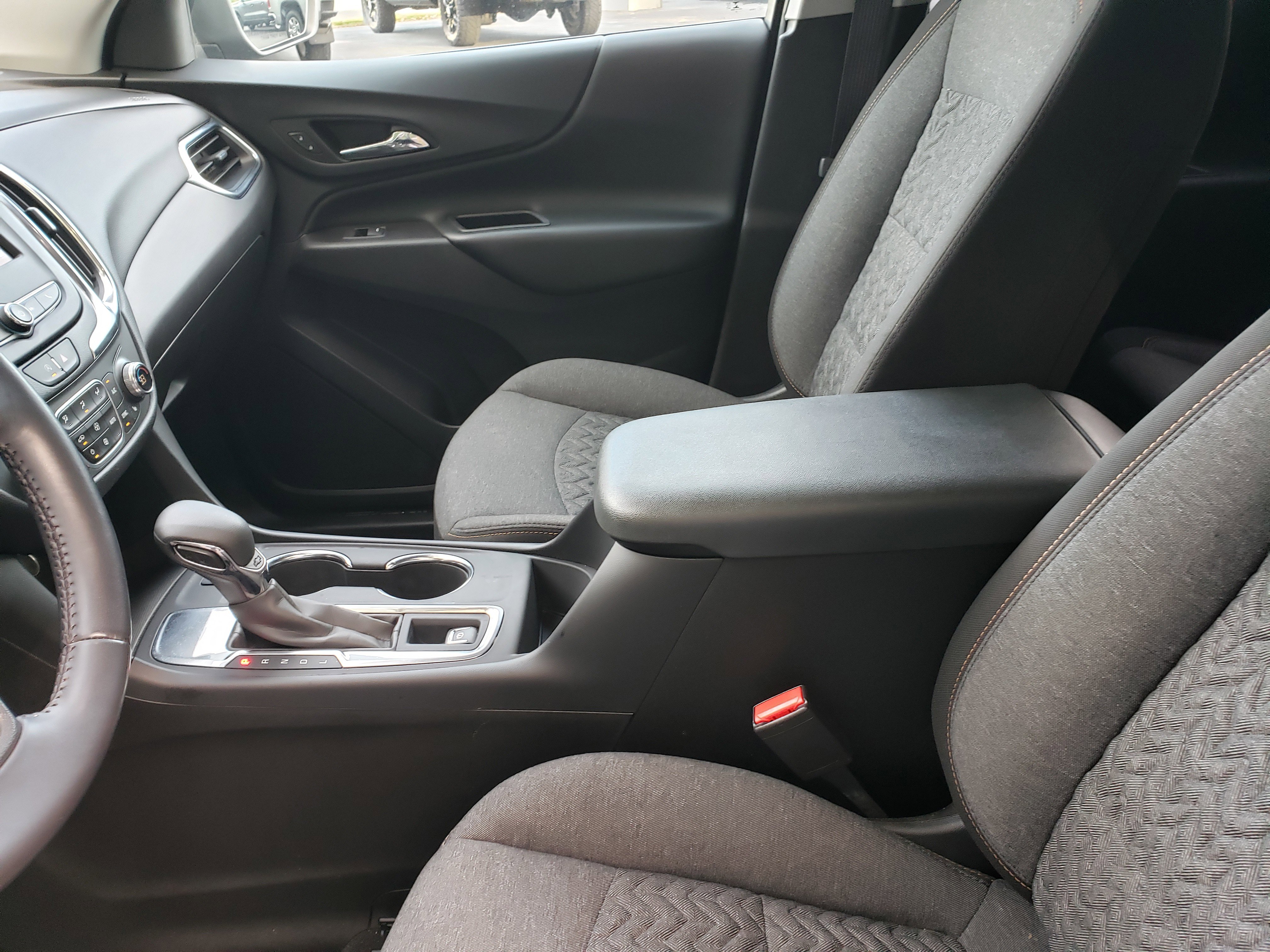 Used 2022 Chevrolet Equinox LT w/ Driver Convenience Package image 27