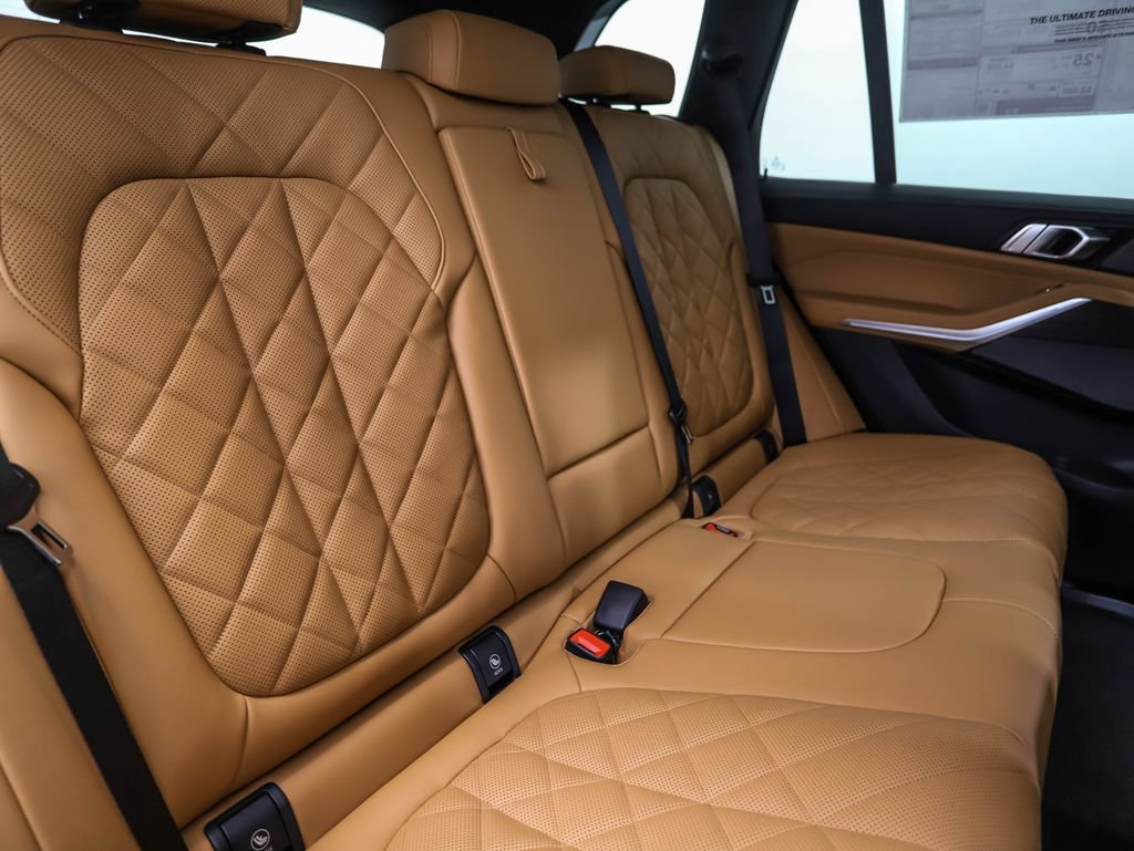 Used 2026 BMW X5 xDrive40i w/ M Sport Package image 26