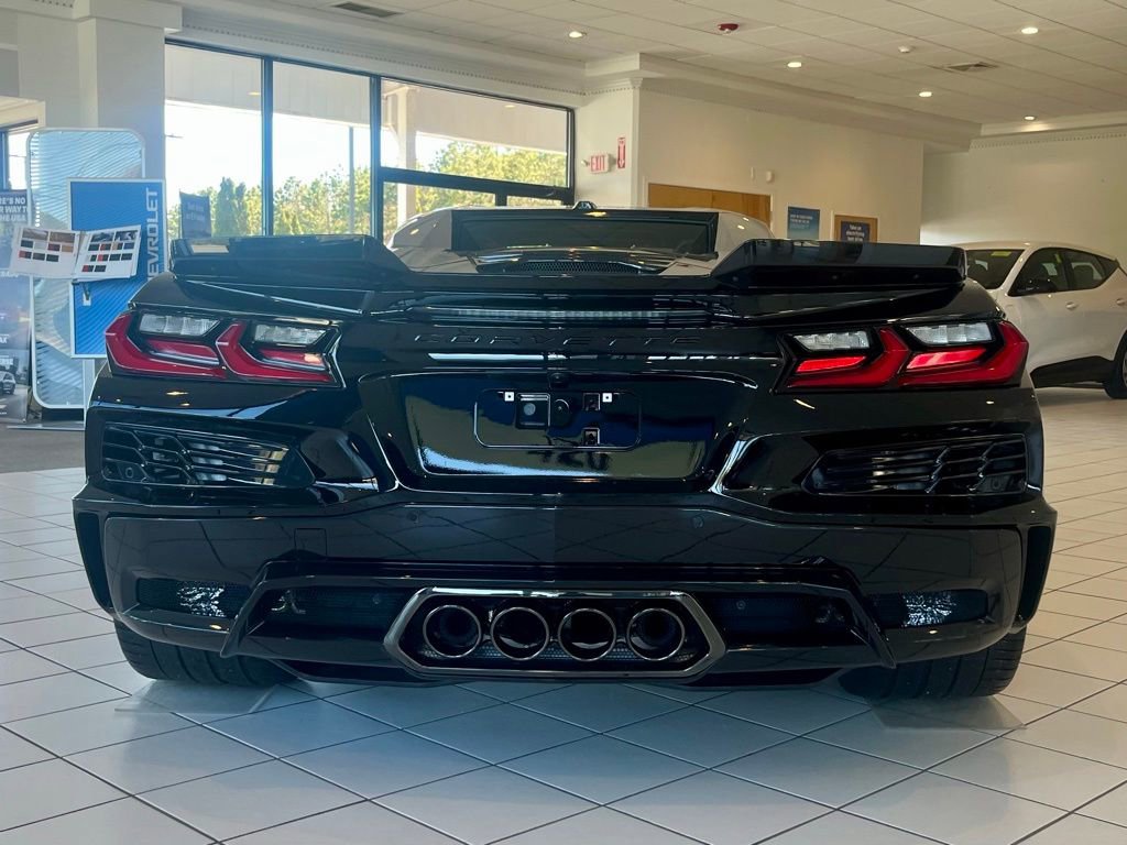 New 2026 Chevrolet Corvette Z06 w/ Stealth Interior Trim Package RWD image 4