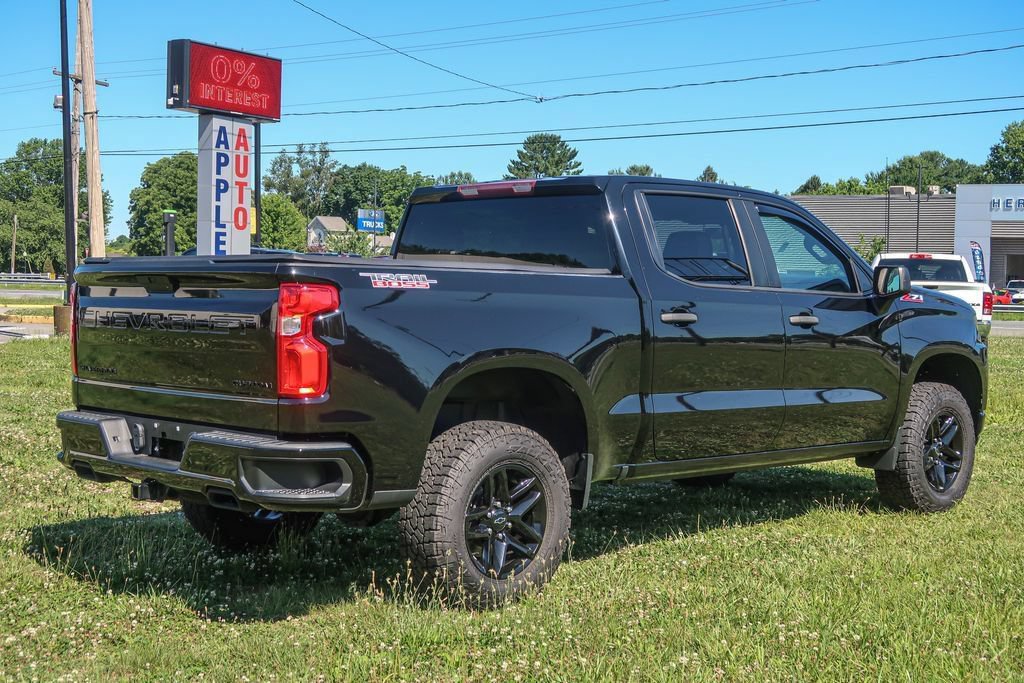 Used 2021 Chevrolet Silverado 1500 Custom Trail Boss w/ Midnight Edition AWD/4WD image 9