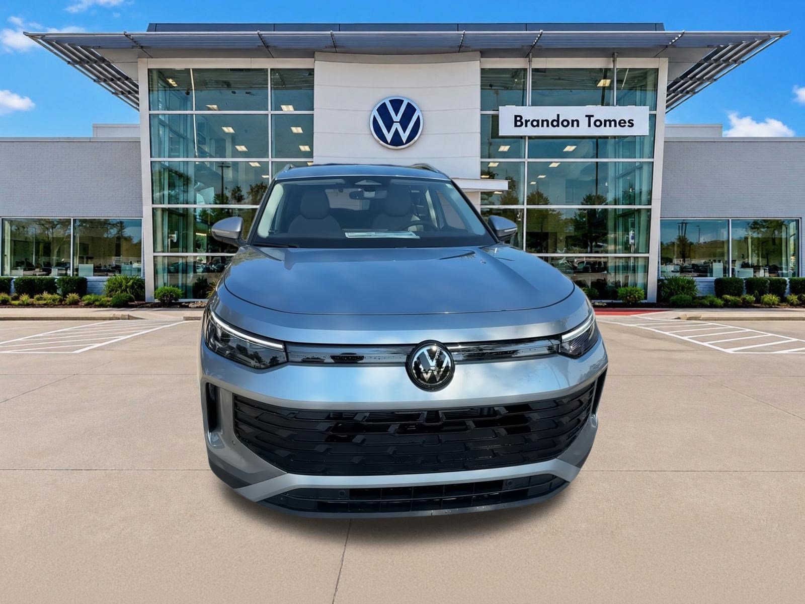 New 2026 Volkswagen Tiguan SE FWD image 3