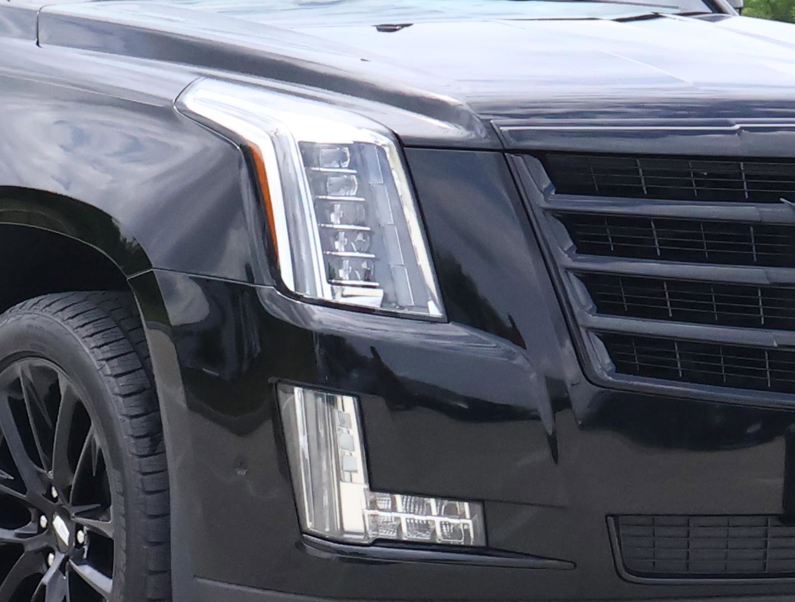 Used 2020 Cadillac Escalade Premium Luxury w/ Escalade Sport Edition RWD image 7