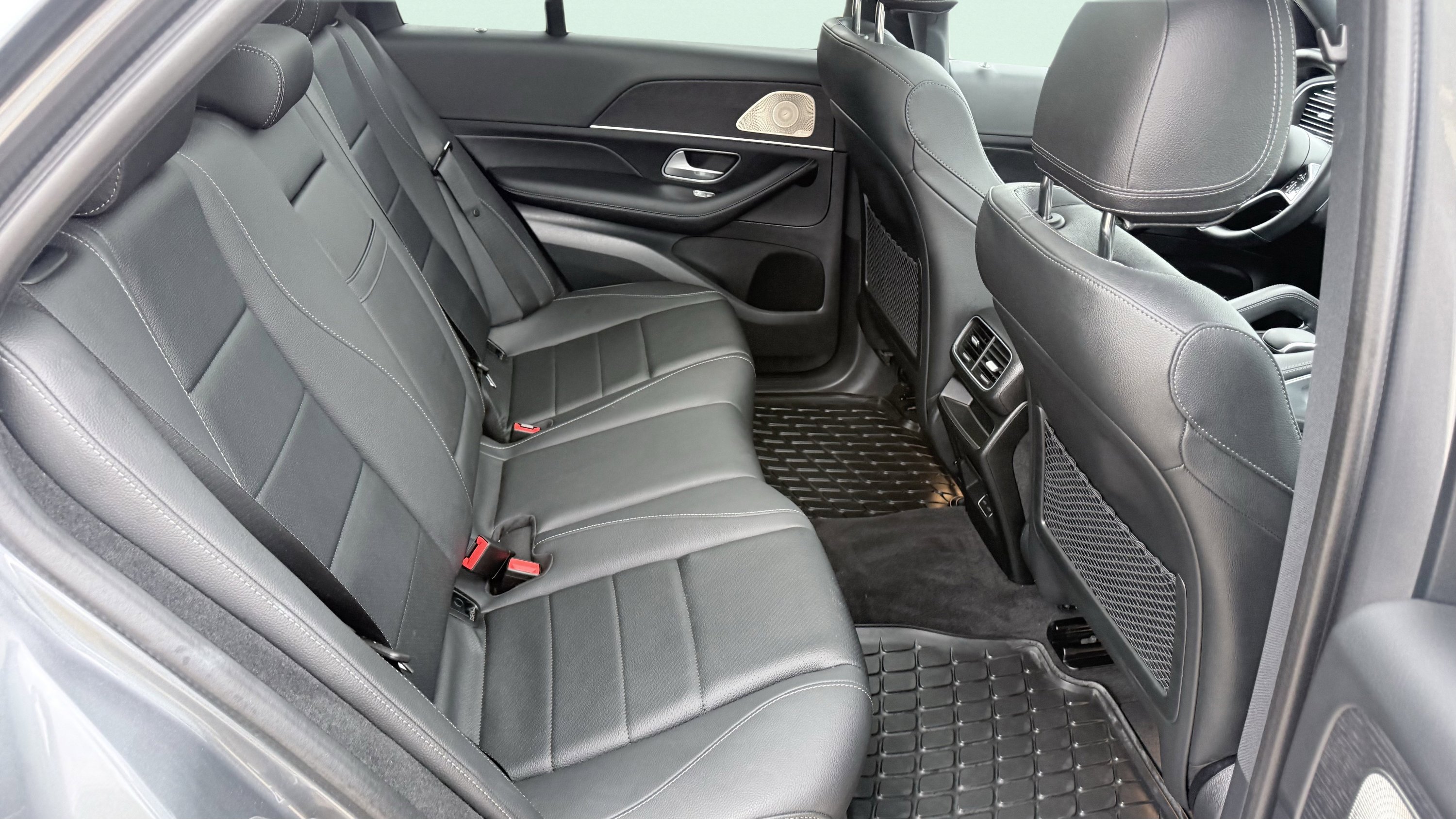 Used 2025 Mercedes-Benz GLE 450e 4MATIC image 38