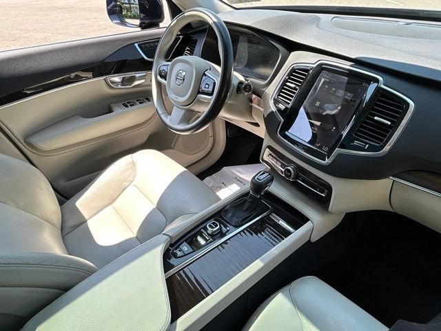 Used 2017 Volvo XC90 T6 Momentum w/ Convenience Package AWD/4WD image 40