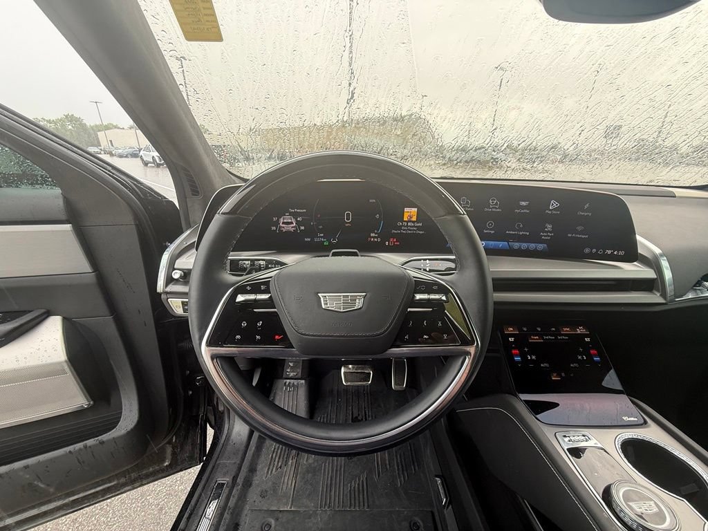 Certified 2026 Cadillac Vistiq Platinum w/ LPO, Floor Liner Package AWD/4WD image 19