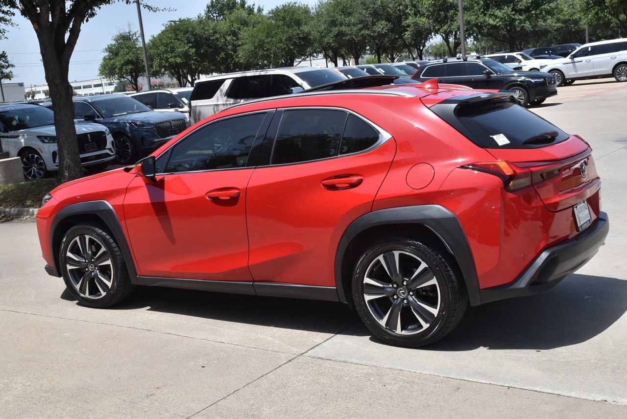 Used 2020 Lexus UX 200 w/ Premium Package FWD image 11