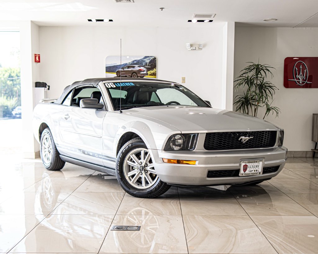 Used 2006 Ford Mustang Convertible RWD image 5