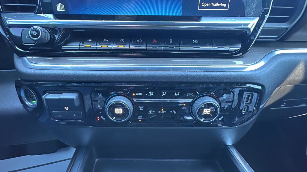 Used 2022 Chevrolet Silverado 1500 High Country w/ High Country Premium Package image 16