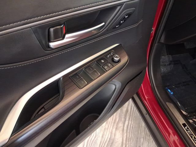 Used 2022 Toyota Venza XLE AWD/4WD image 13