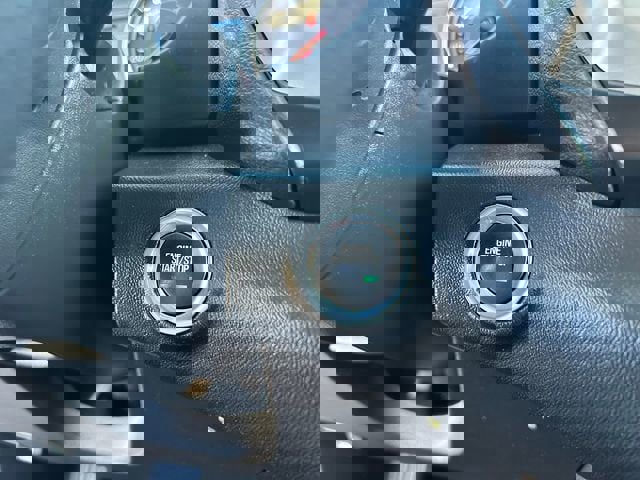 Used 2024 GMC Terrain SLE image 25