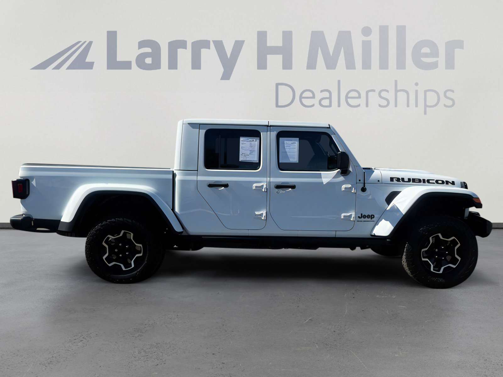 Used 2023 Jeep Gladiator Rubicon w/ Cold Weather Group image 7