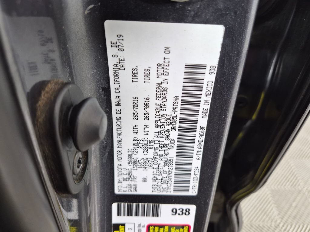 Used 2019 Toyota Tacoma TRD Off-Road AWD/4WD image 31