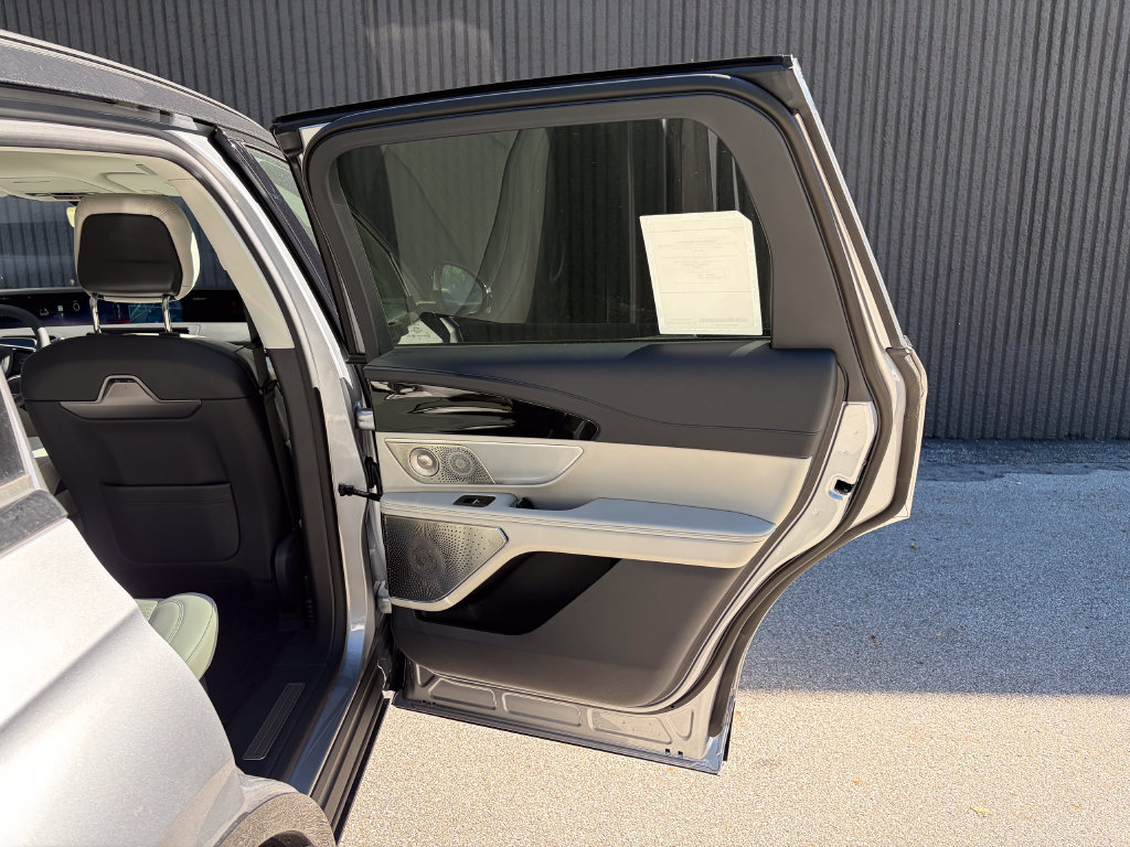 New 2026 Lincoln Nautilus Reserve AWD/4WD image 28