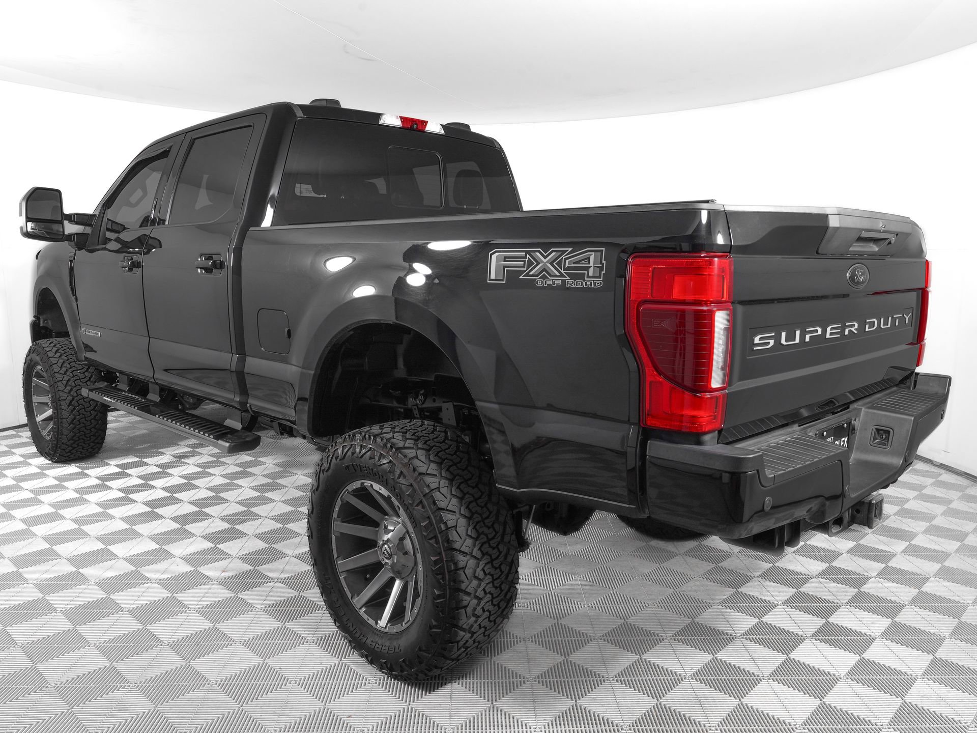 Used 2020 Ford F350 Lariat image 9