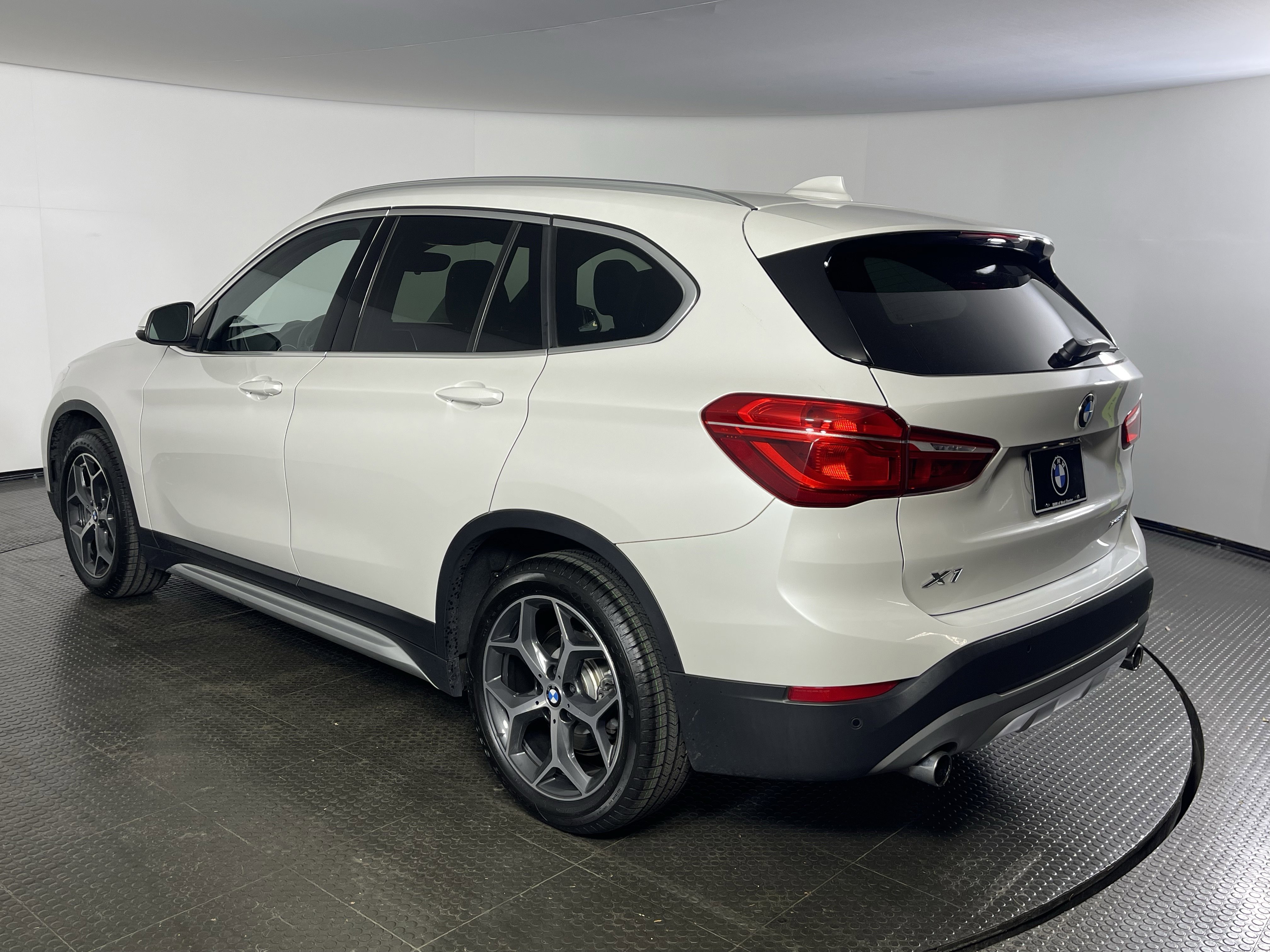 Used 2019 BMW X1 xDrive28i w/ Convenience Package image 6