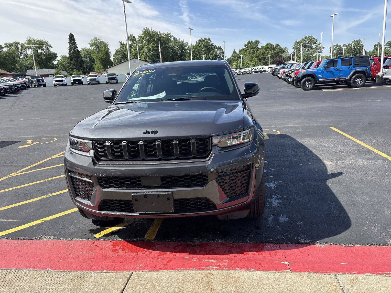 New 2026 Jeep Grand Cherokee L 4WD image 3