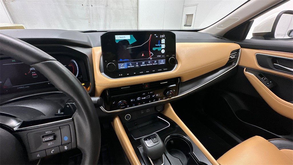 Certified 2023 Nissan Rogue Platinum w/ Platinum Premium Package image 13