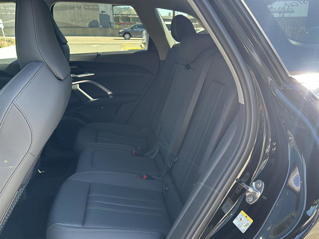 Used 2025 Audi Q5 Premium Plus w/ Premium Plus AWD/4WD image 14